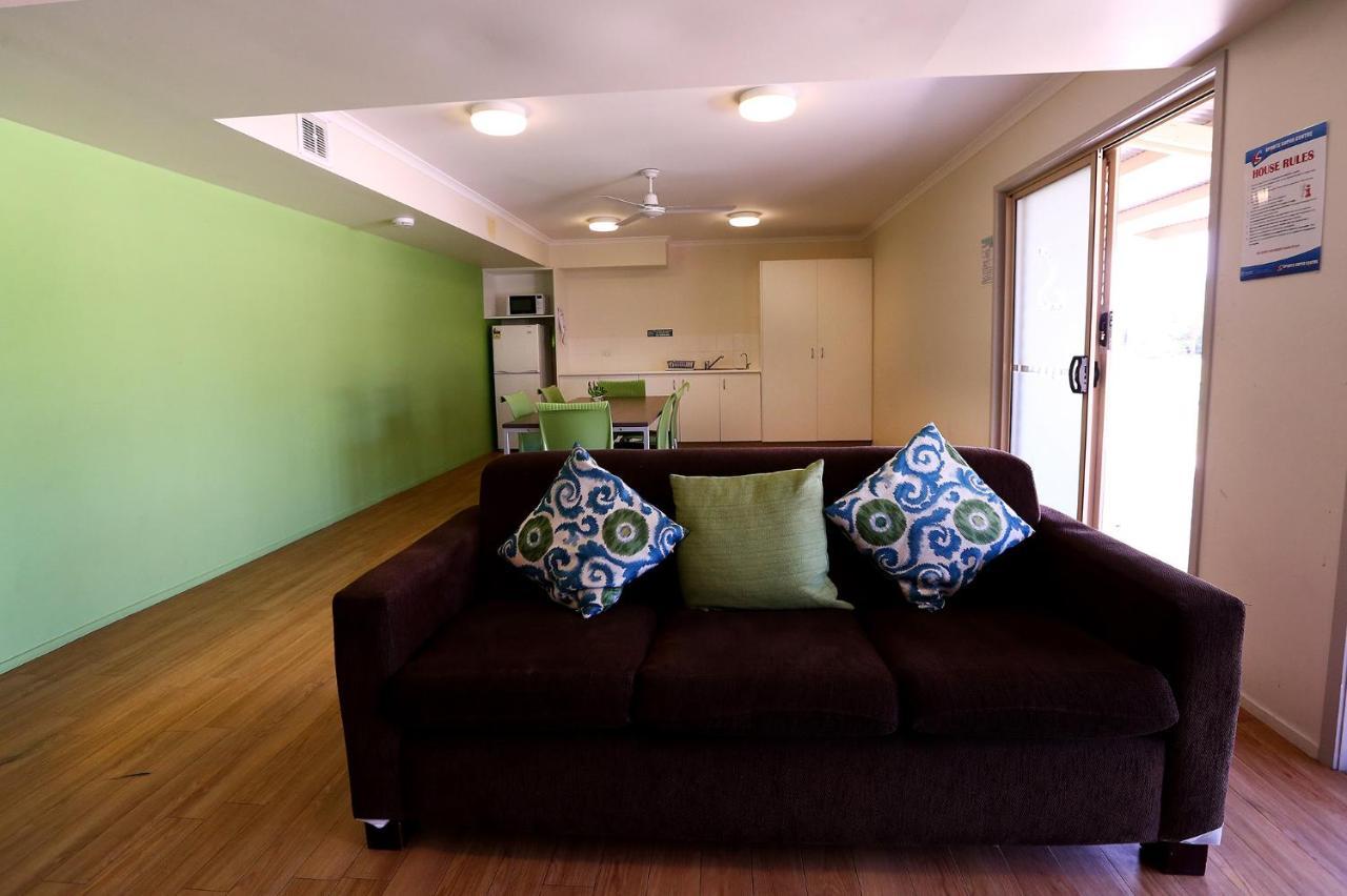 Gold Coast Performance Centre Hostel Екстериор снимка