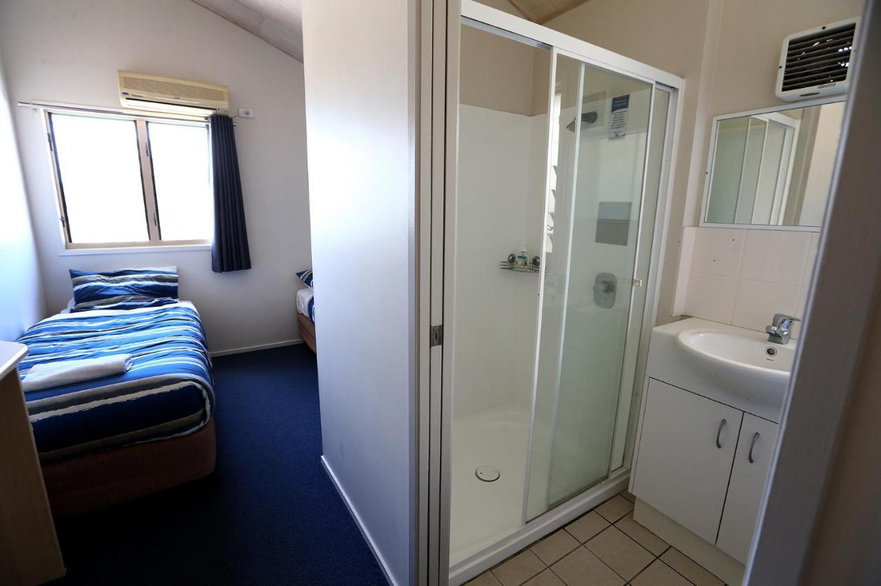 Gold Coast Performance Centre Hostel Екстериор снимка