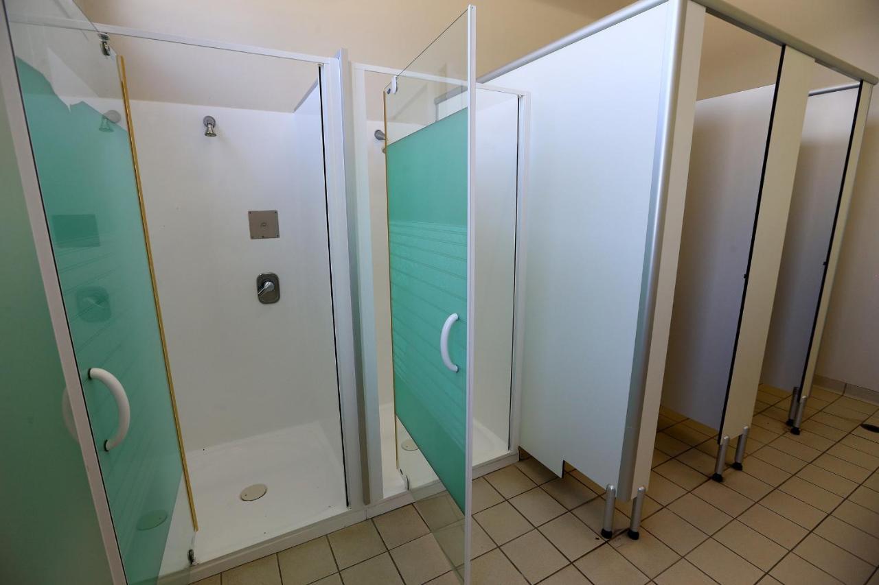 Gold Coast Performance Centre Hostel Екстериор снимка