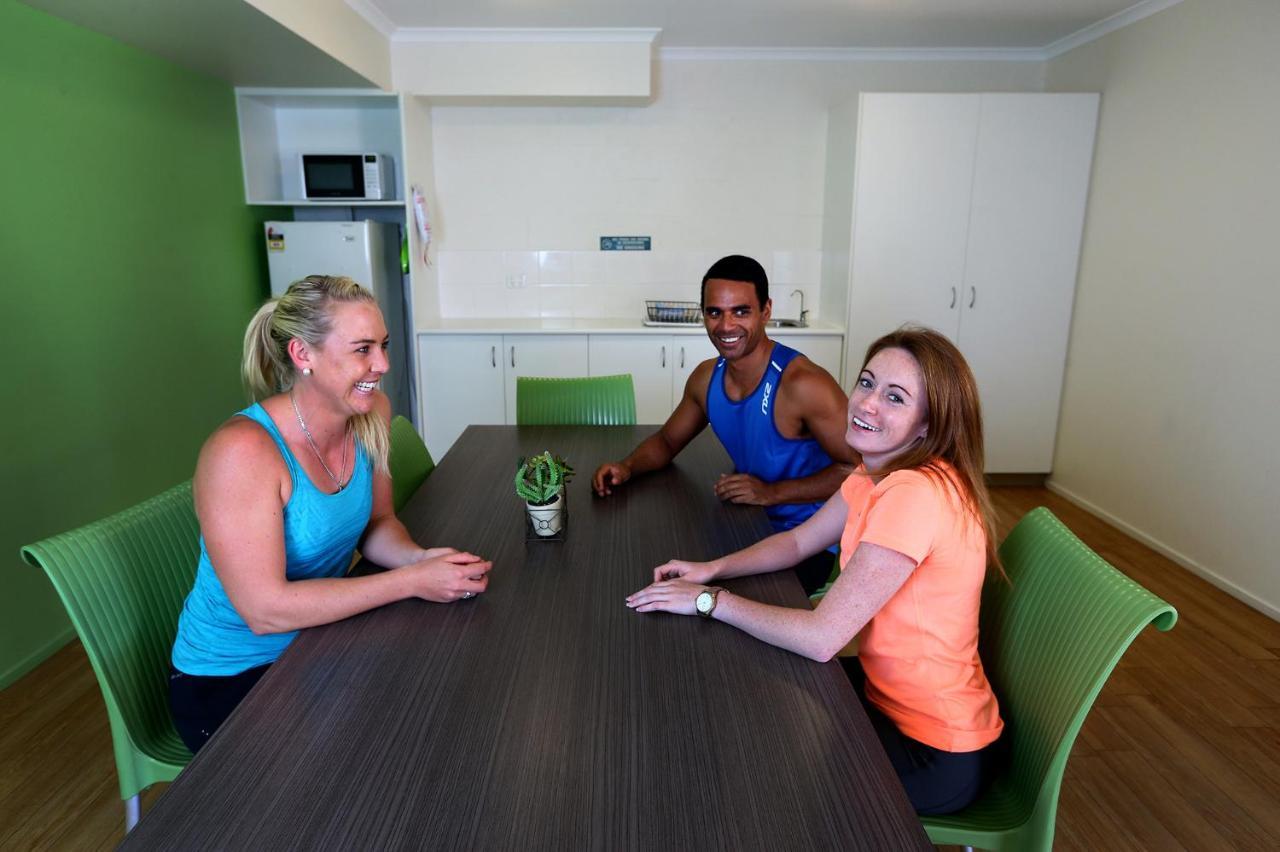 Gold Coast Performance Centre Hostel Екстериор снимка