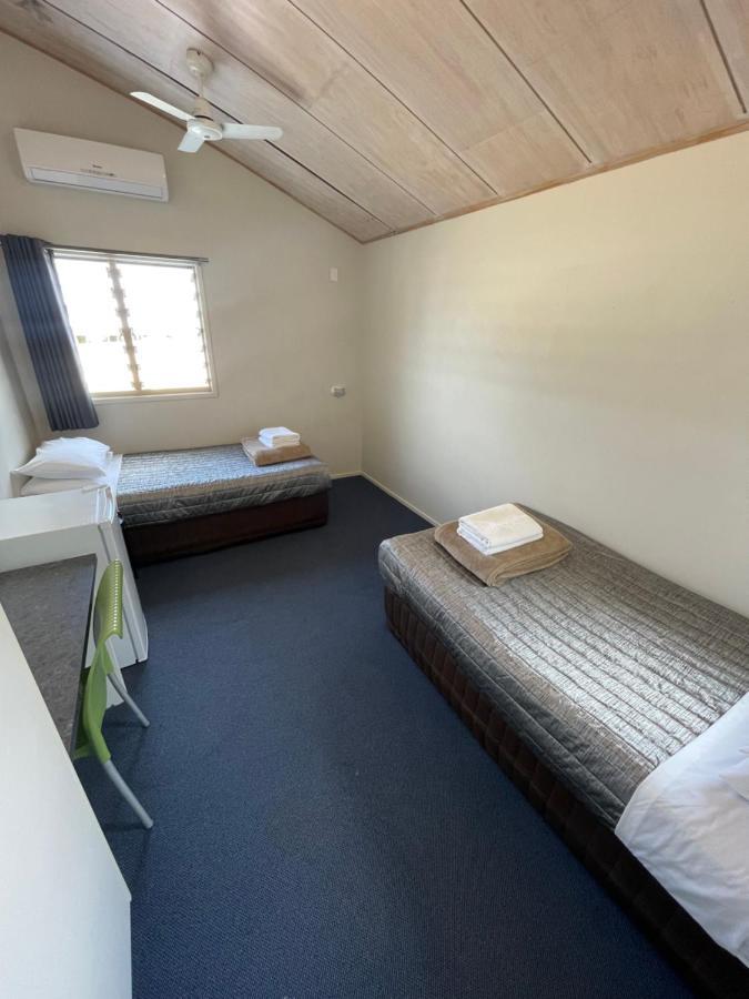 Gold Coast Performance Centre Hostel Екстериор снимка